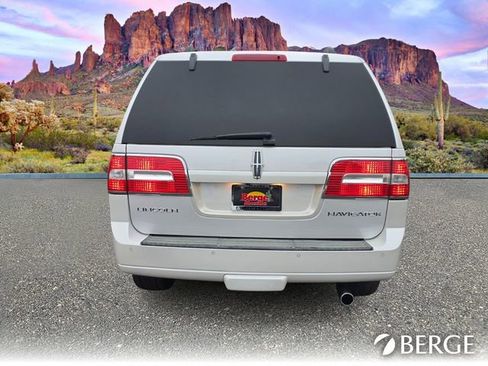 Used 2010 Lincoln Navigator 2WD image 6