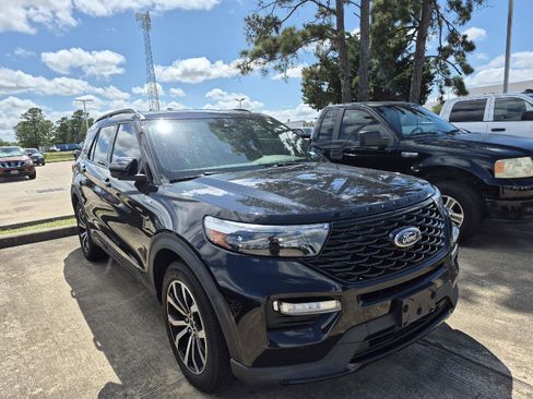 Certified 2023 Ford Explorer ST-Line w/ Class IV Trailer Tow Package RWD image 2