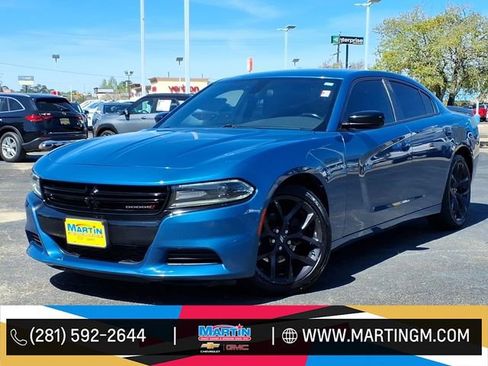Used 2020 Dodge Charger SXT w/ Blacktop Package image 1