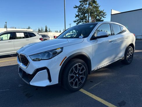 Used 2025 BMW X2 xDrive28i w/ Technology Package image 3