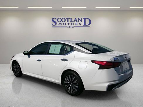 Used 2024 Nissan Altima 2.5 SV FWD image 8