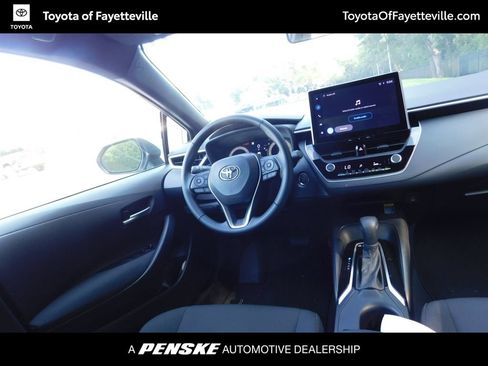 Used 2026 Toyota Corolla SE w/ SE Premium Package FWD image 6