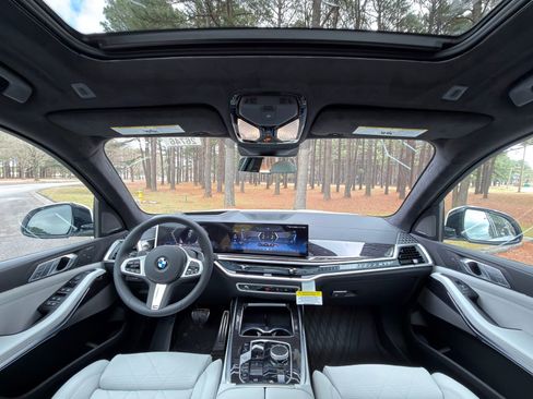 New 2026 BMW X7 xDrive40i w/ M Sport Package image 2