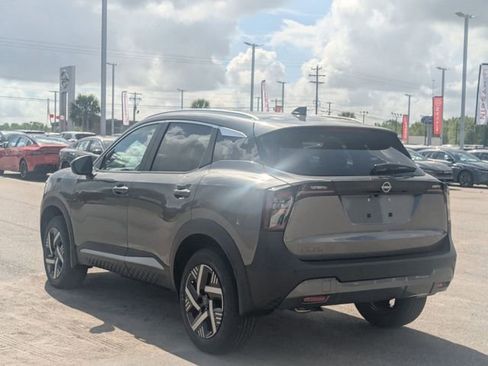 New 2026 Nissan Kicks SV w/ SV Premium Package FWD image 5