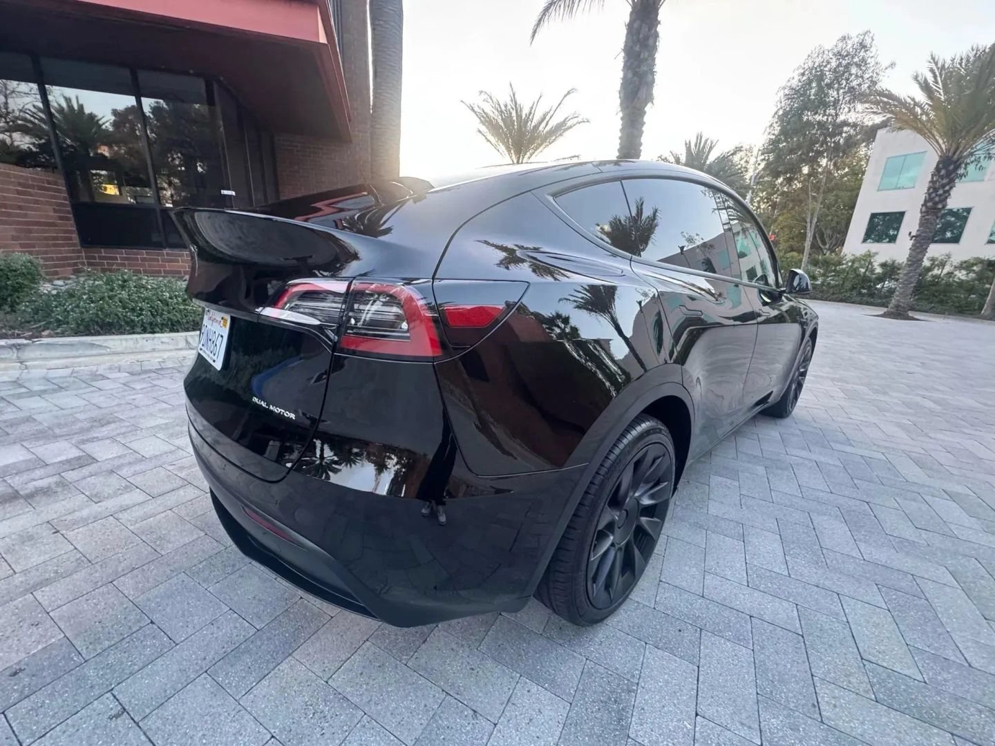 Used 2024 Tesla Model Y Long Range AWD/4WD image 6