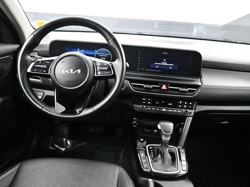 Certified 2024 Kia Seltos EX AWD/4WD image 20