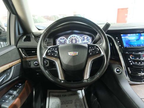 Used 2015 Cadillac Escalade ESV Premium image 33