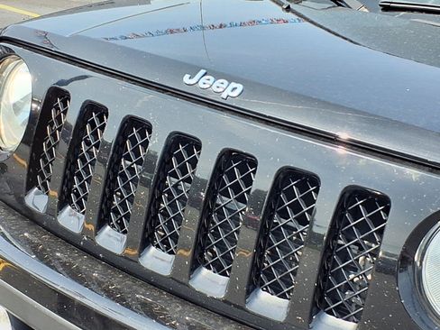 Used 2017 Jeep Patriot High Altitude FWD image 26