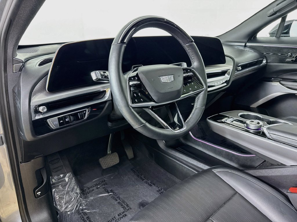 Used 2024 Cadillac Lyriq Sport AWD/4WD image 9