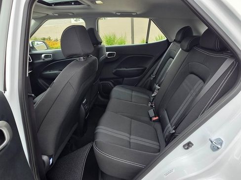 New 2025 Hyundai Venue SEL image 17