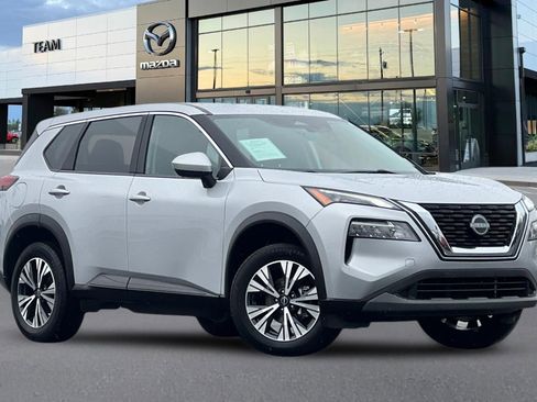 Used 2023 Nissan Rogue SV AWD/4WD image 2
