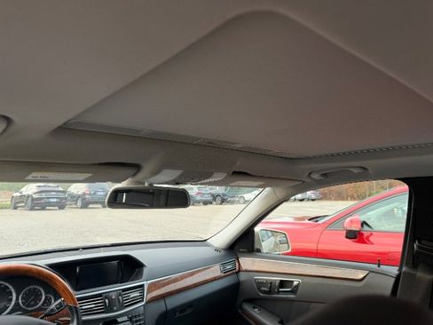 Used 2010 Mercedes-Benz E 350 Sedan image 10