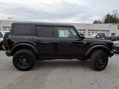 New 2025 Ford Bronco Badlands image 4