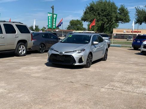 Used 2019 Toyota Corolla SE FWD image 4