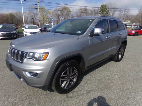 Used 2019 Jeep Grand Cherokee Limited image 1