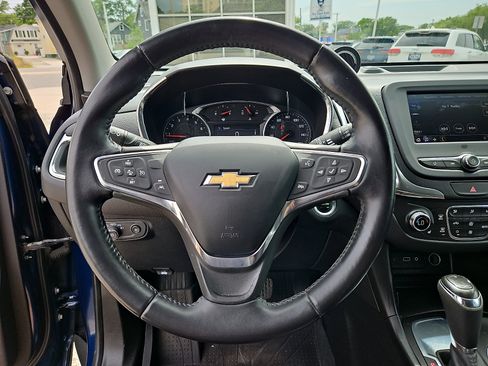 Used 2021 Chevrolet Equinox LT FWD image 19