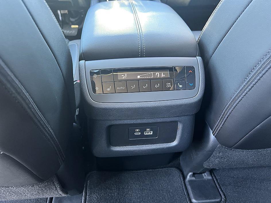 Certified 2025 Nissan Pathfinder SL w/ SL Premium Package FWD image 31