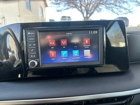 Used 2025 Nissan Kicks S image 16