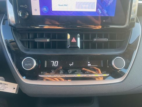 Used 2025 Toyota Corolla LE image 19