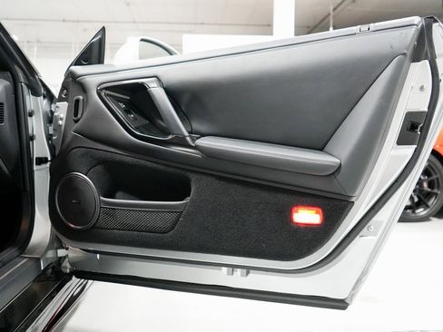 Used 2020 Nissan GT-R Premium image 21