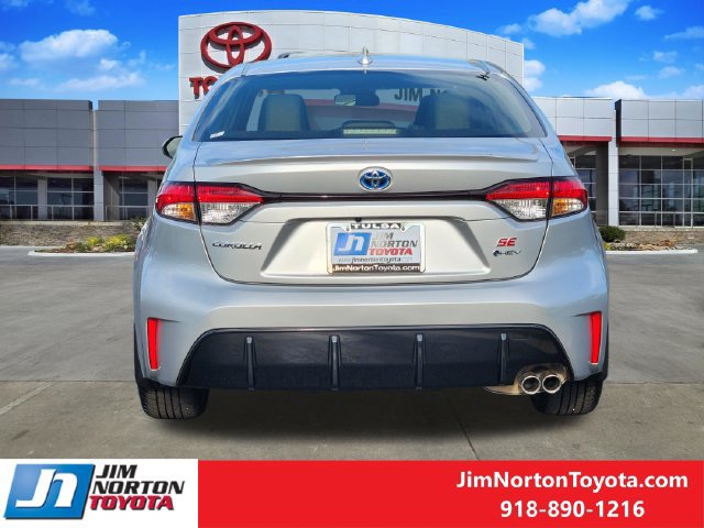Used 2025 Toyota Corolla SE w/ SE Premium Package FWD image 7