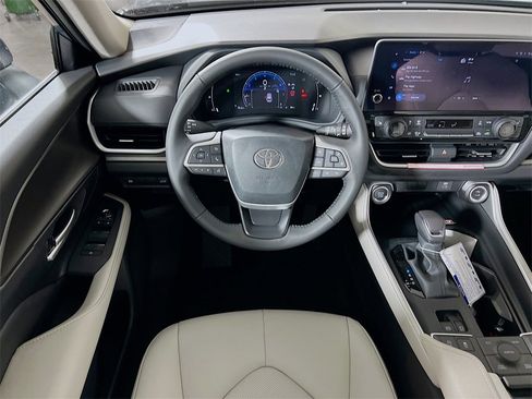 New 2026 Toyota Grand Highlander XLE image 19