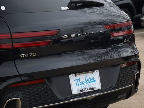 Used 2025 Genesis GV70 2.5T image 8