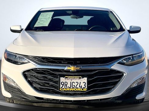 Used 2022 Chevrolet Malibu LT image 3