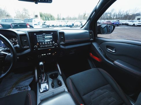 Used 2022 Nissan Frontier PRO-4X image 36