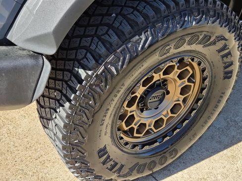 Used 2023 Ford Bronco Outer Banks w/ Sasquatch Package AWD/4WD image 11