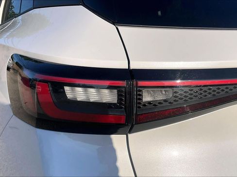 Used 2023 Volkswagen ID.4 Pro S AWD/4WD image 28