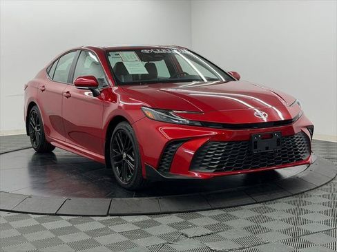 Used 2026 Toyota Camry SE w/ Convenience Package FWD image 8