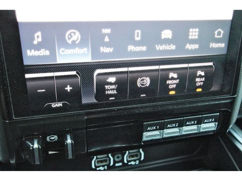 Used 2026 RAM 2500 Laramie AWD/4WD image 28