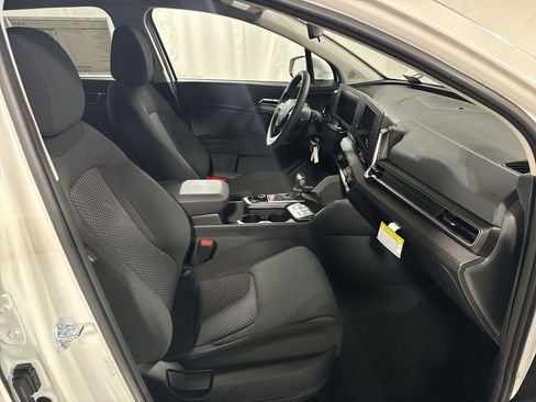 Certified 2025 Kia Sportage LX image 29