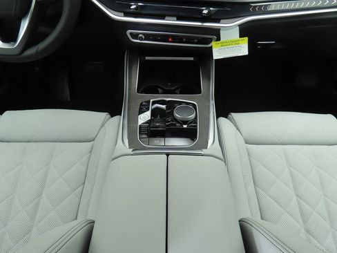 Used 2026 BMW X5 xDrive40i image 17