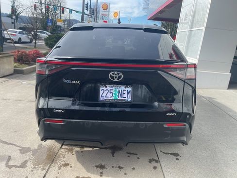 Used 2024 Toyota bZ4X XLE image 7