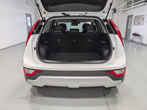 Used 2024 Kia Niro EX FWD image 40