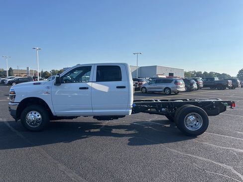 New 2026 RAM 3500 Tradesman w/ Chrome Appearance Group image 4