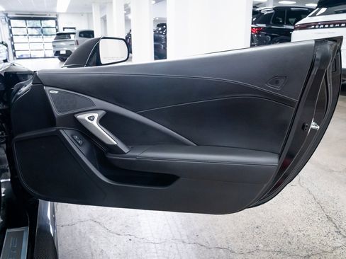 Used 2016 Chevrolet Corvette Z06 w/ 3LZ Preferred Equipment Group image 17