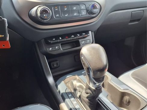 Used 2022 Chevrolet Colorado Z71 AWD/4WD image 27