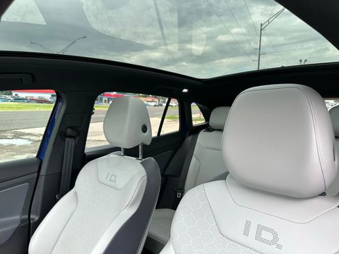 Used 2021 Volkswagen ID.4 Pro S image 54