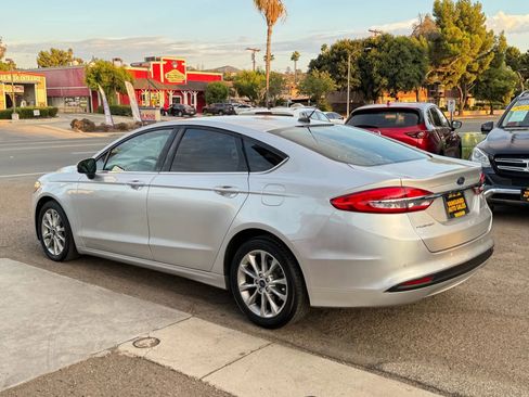Used 2017 Ford Fusion SE w/ Fusion SE Technology Package image 36