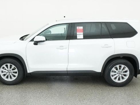 New 2026 Toyota Grand Highlander FWD image 3