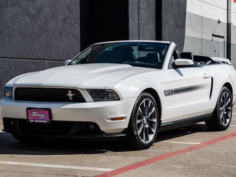 Used 2012 Ford Mustang GT Premium w/ Electronics Pkg image 40