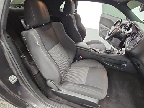 Used 2019 Dodge Challenger R/T w/ Driver Convenience Group RWD image 35