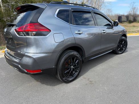 Used 2017 Nissan Rogue SV w/ Midnight Edition image 7