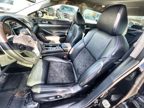 Used 2017 Nissan Maxima SR w/ Midnight Edition image 13