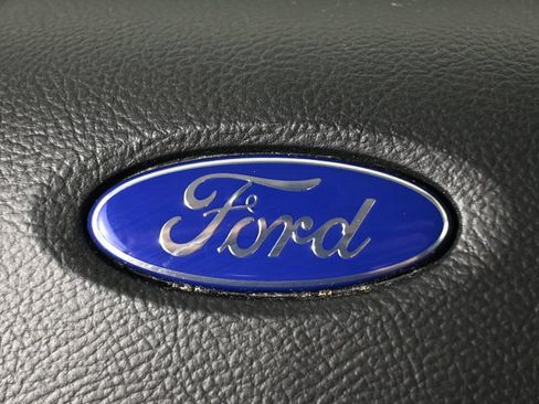 Used 2015 Ford Edge Titanium w/ Equipment Group 301A AWD/4WD image 36