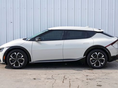 Used 2022 Kia EV6 Wind image 48