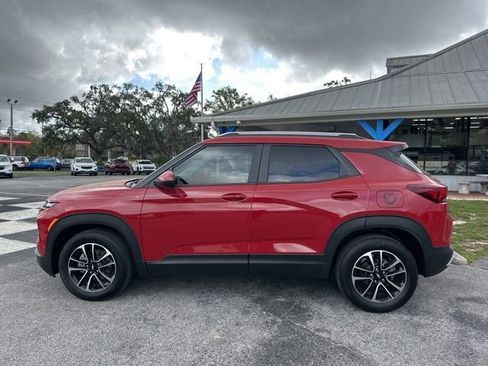 Used 2026 Chevrolet TrailBlazer LT w/ Convenience Package image 2